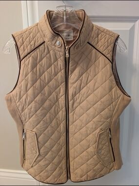 Active USA Quilted Sleeveless Vest in Beige with Brown Trim